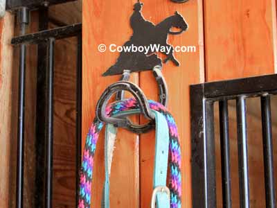 Metal bridle hook