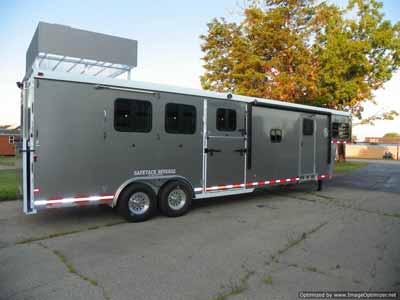 A Double D Brand 3-horse trailer