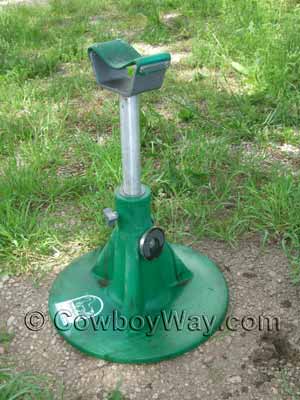 Hoofjack Red Mini Farrier Stand for Miniature Horses 
