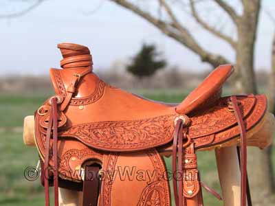 A ranch saddle with a thick saddle horn