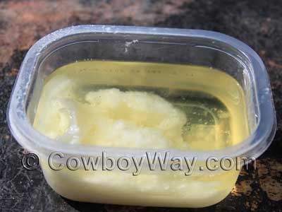 Coconut oil hoof conditioner