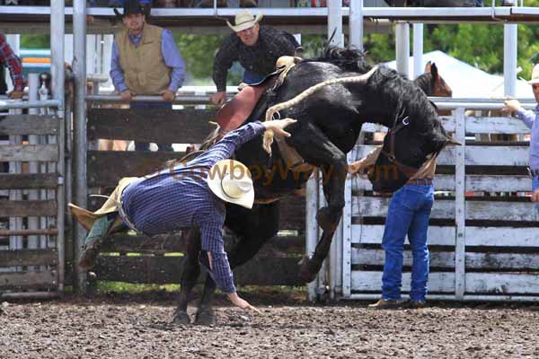 Ranch Bronc Riding, Moline - Photo 14