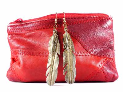  A red cowhide purse