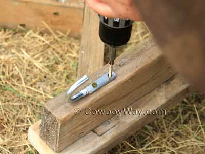Putting the J hook on the skinny side of the saddle rack